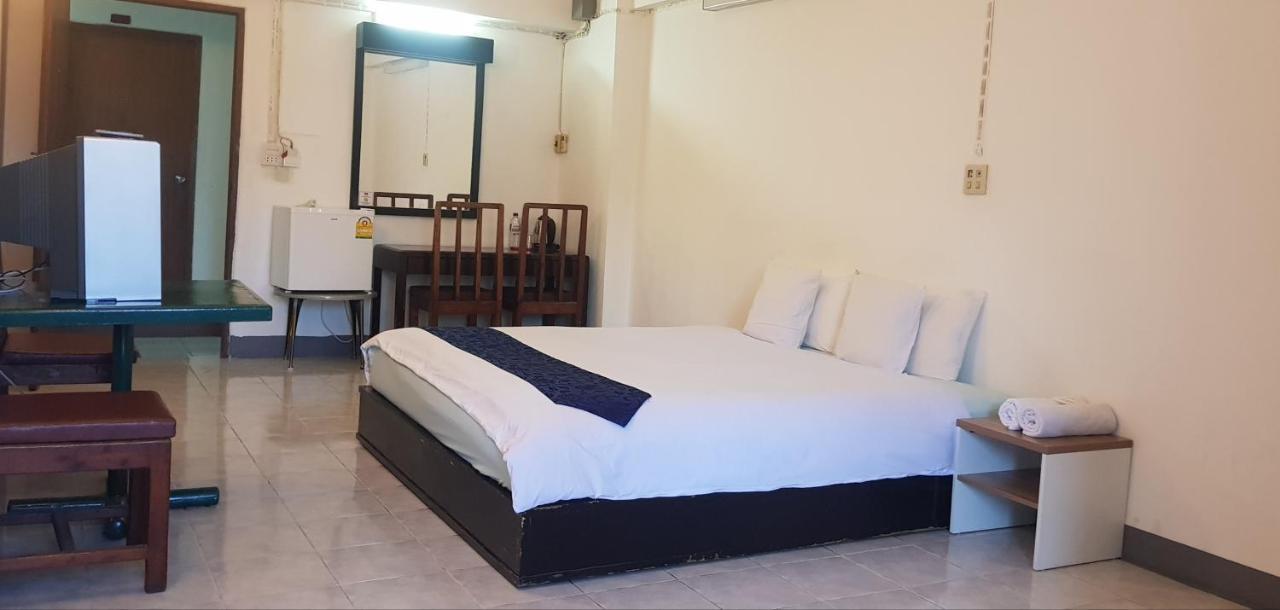 โรงแรมวินบางนา Win Bangna Hotel 曼谷 外观 照片
