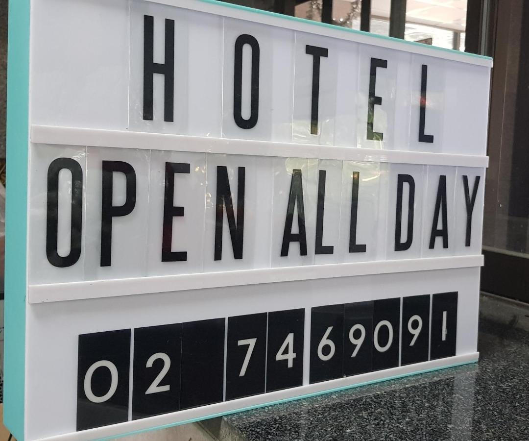 โรงแรมวินบางนา Win Bangna Hotel 曼谷 外观 照片