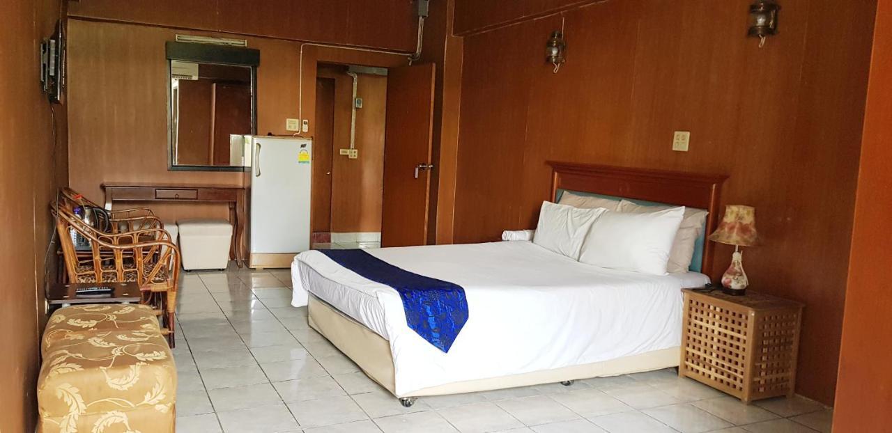 โรงแรมวินบางนา Win Bangna Hotel 曼谷 外观 照片